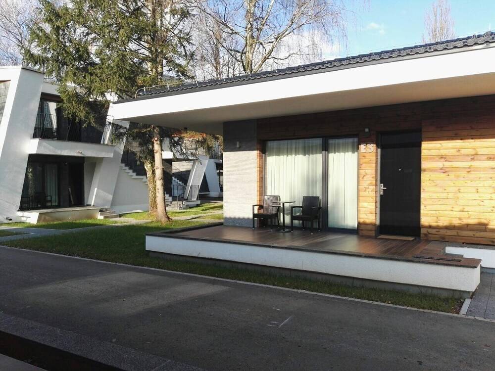 Villas and apartments Oaza 2