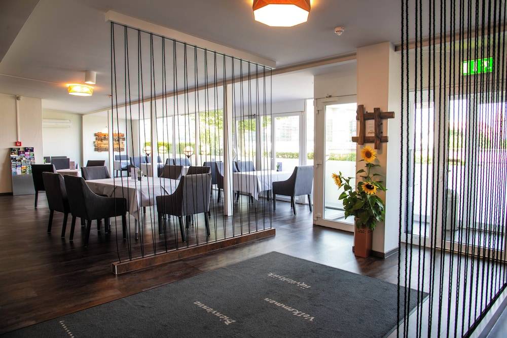 [BEE]VILLAGE MESSEHOTEL HANNOVER-LAATZEN. 2
