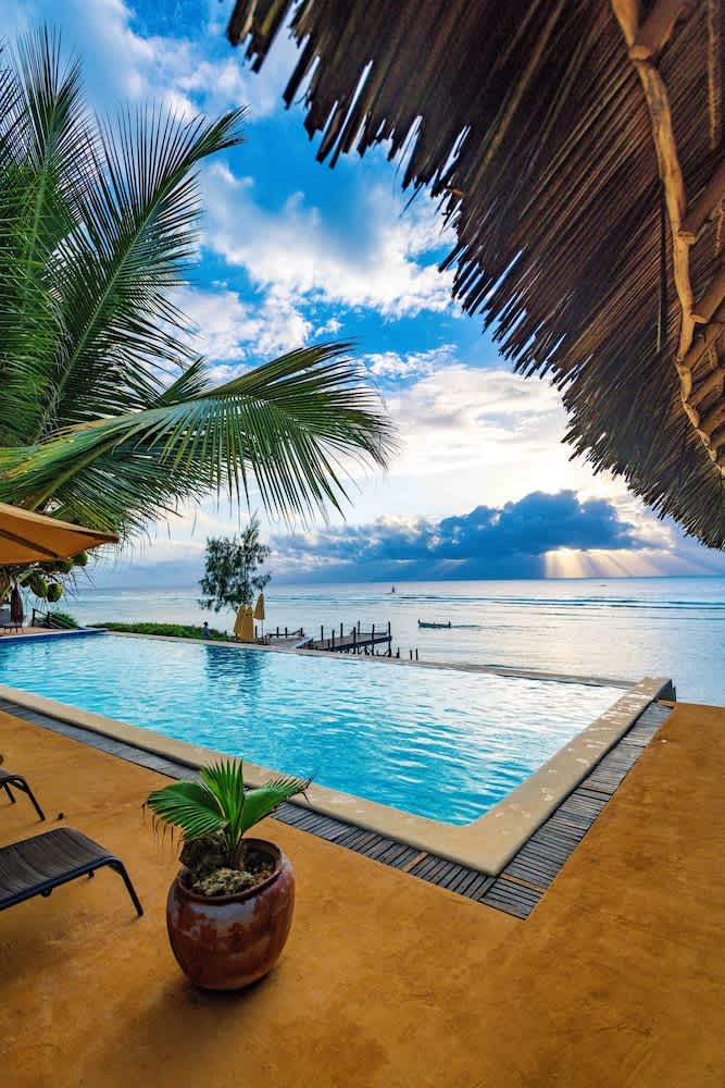 Sunshine Marine Lodge 1