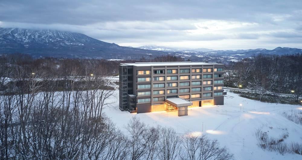 Hinode Hills Niseko Village 1