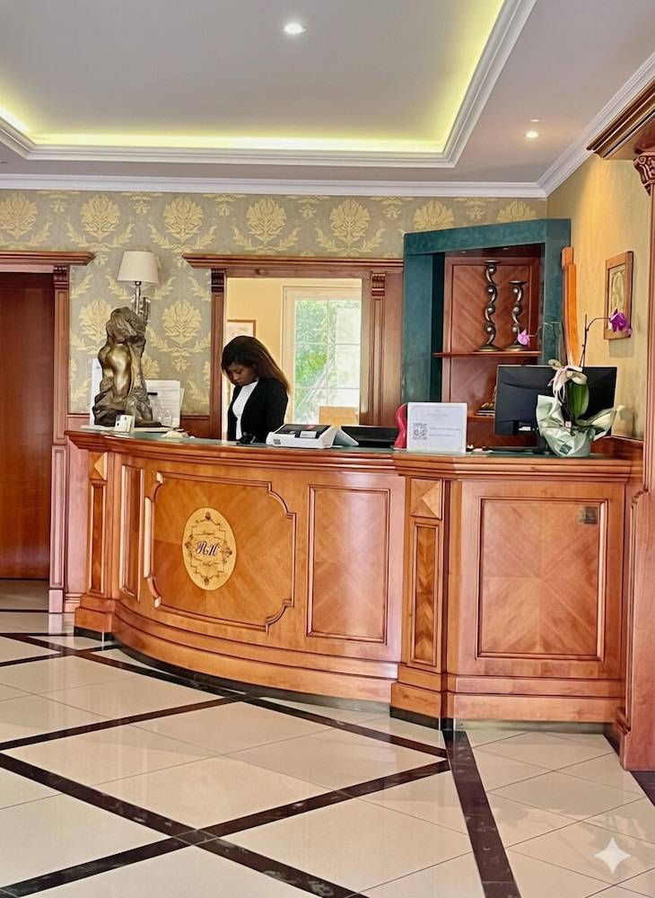 Regent Beach Hotel & Apartments 1