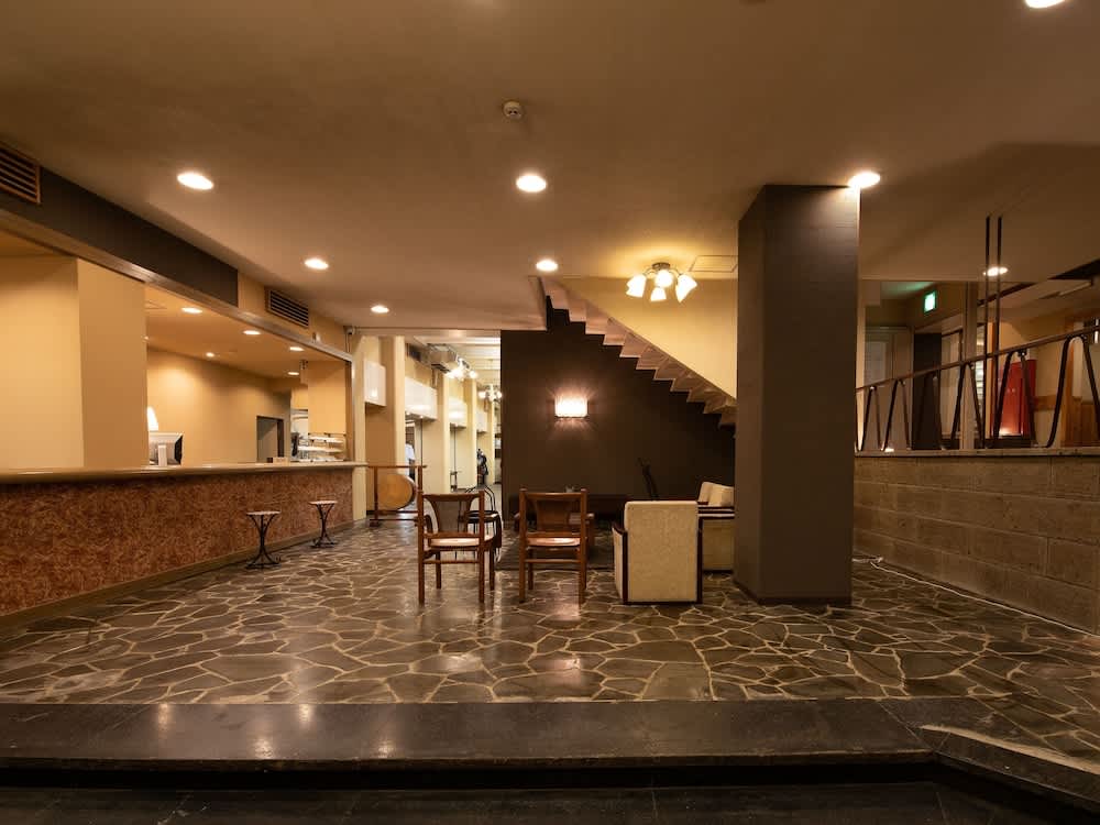 HOTEL SHIRAHAMAKAN 2