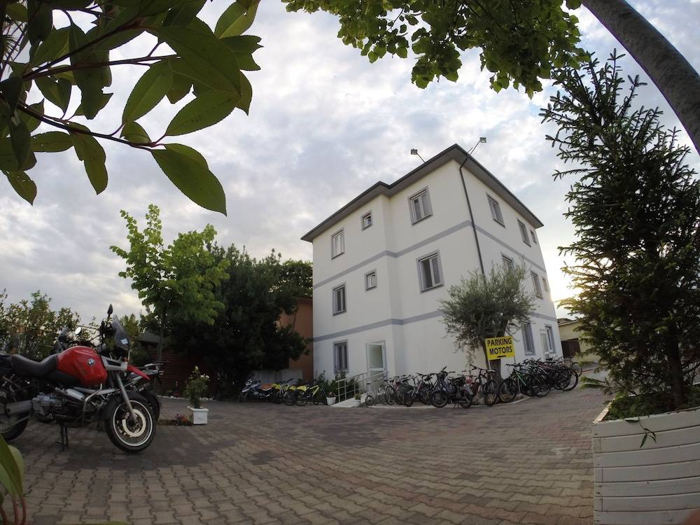 Hotel Bicaj 1