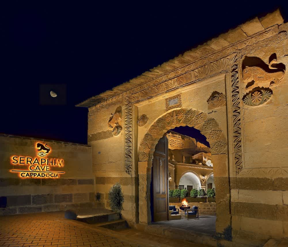 Seraphim Cave Suites & SPA 1