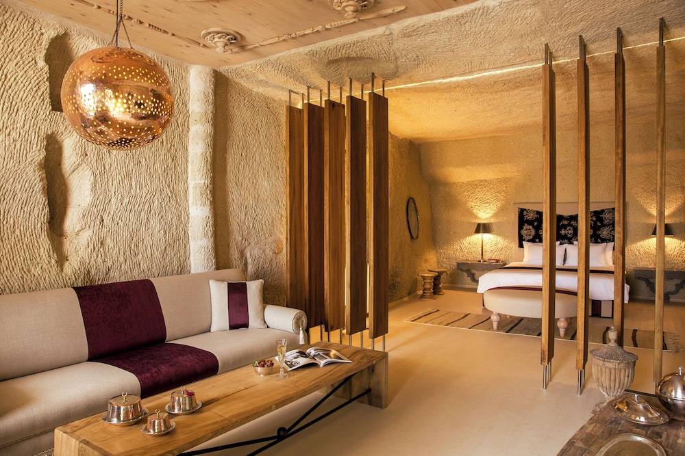 Hezen Cave Hotel 1