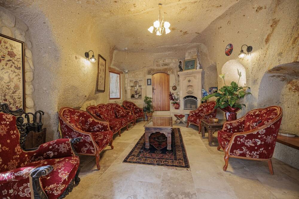 Canyon Cave Hotel 2