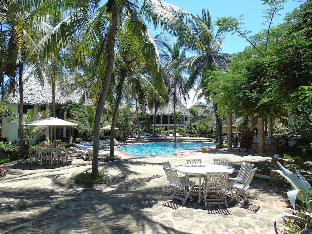 Aquarius Club 1