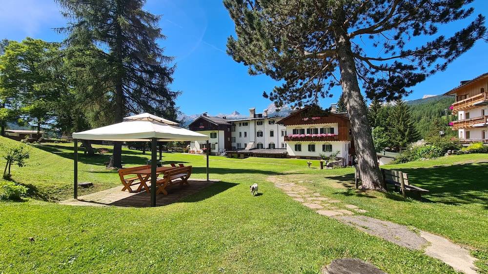 Hotel Menardi 1