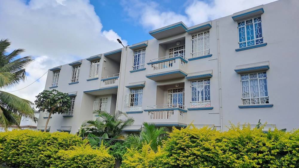 Allamanda Apartments - 100m Bain Boeuf Beach 1