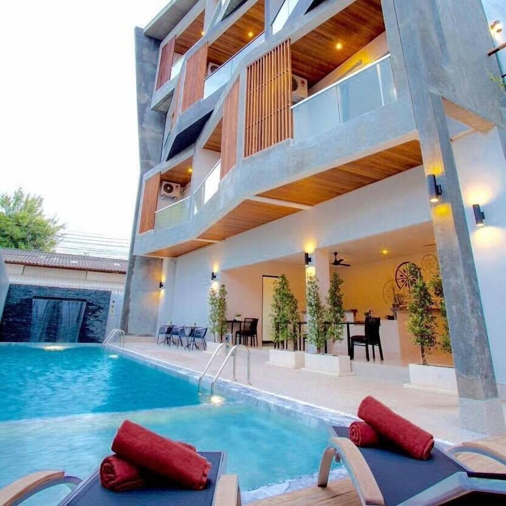 Lemonade Phuket Hotel -SHA Plus 1