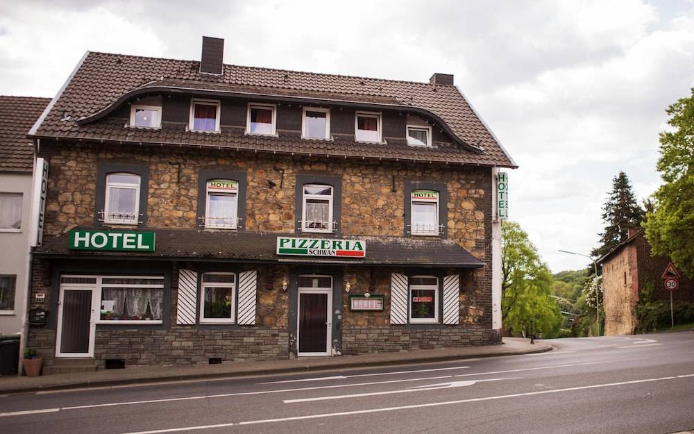 Hotel Schwan 1