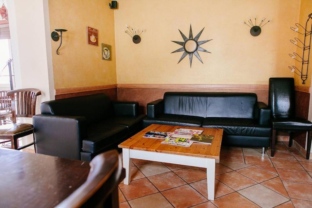 Landhotel Airport-Inn 2