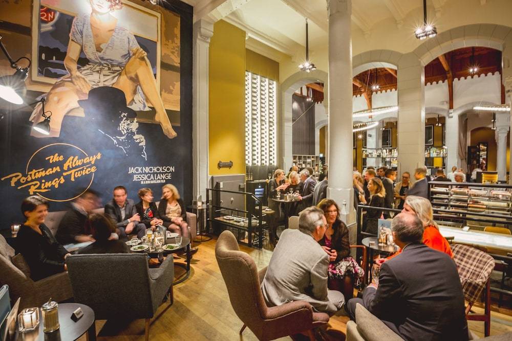 Post-Plaza Hotel & Grand Café 2
