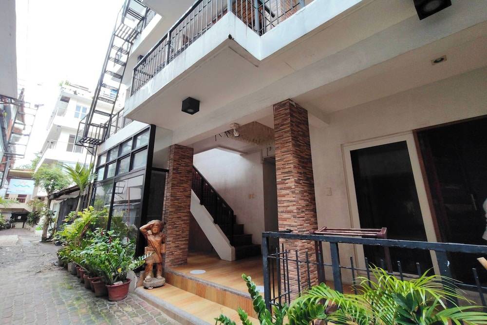 Taj Guesthouse Boracay 1