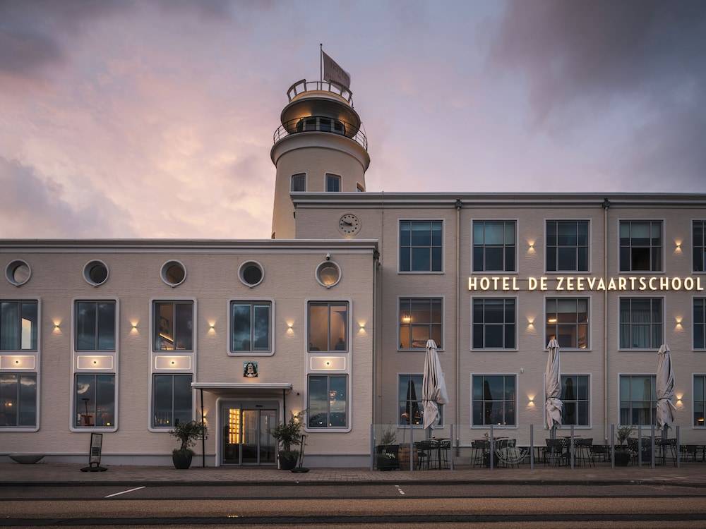 Hotel De Zeevaartschool 1
