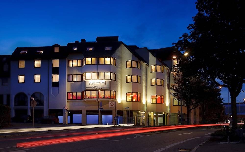 Central Hotel 1
