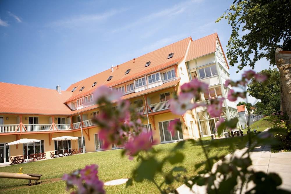 JUFA Hotel Nördlingen 1