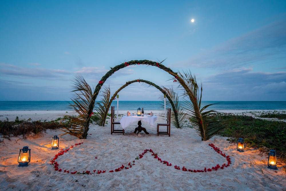 Hakuna Majiwe Beach Lodge 1