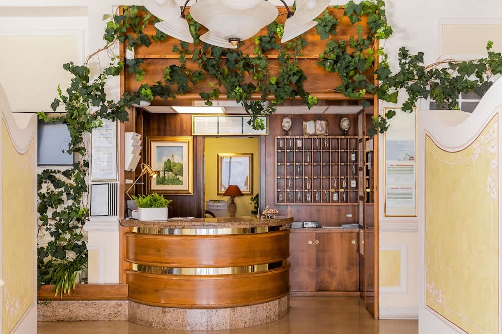Village Hotel Lucia 2
