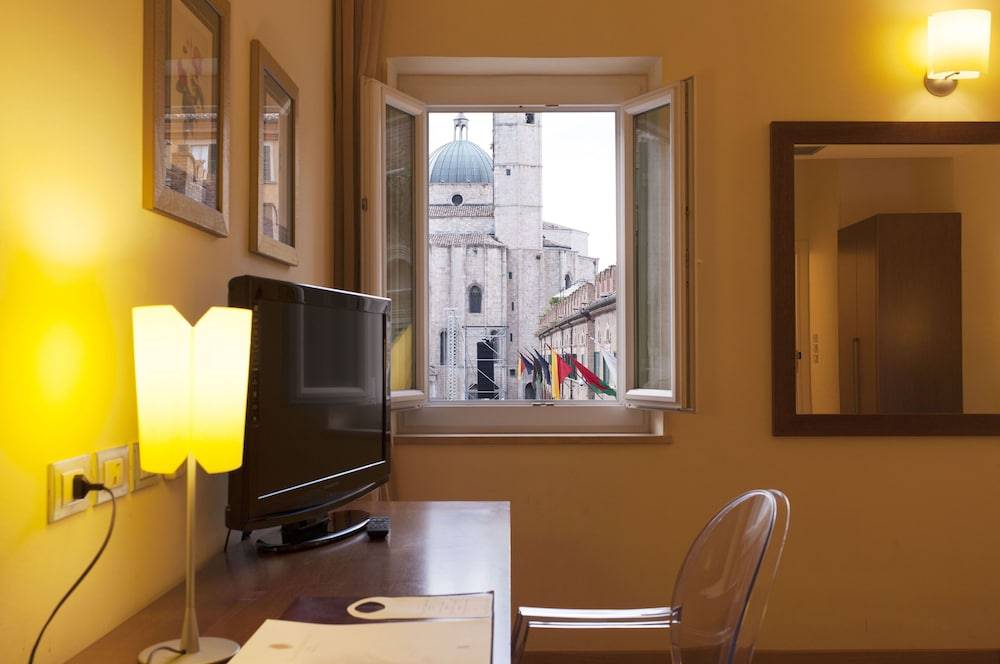 Residenza dei Capitani - Piazza del Popolo 1