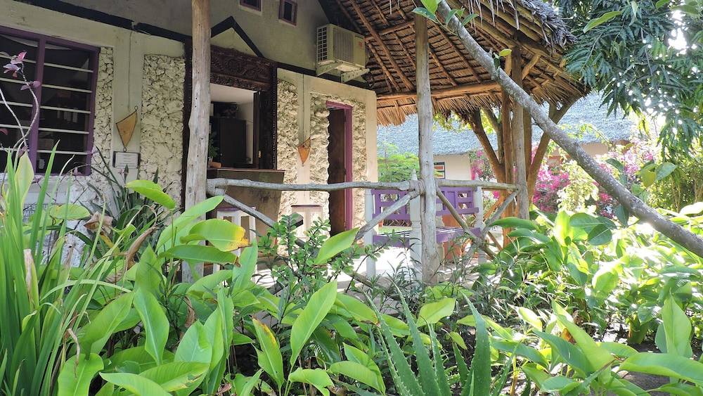 Paje By Night Bungalows 2