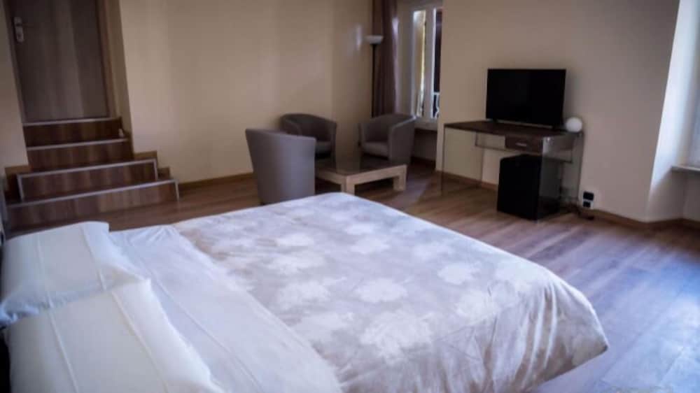 Hotel Lonatino 1