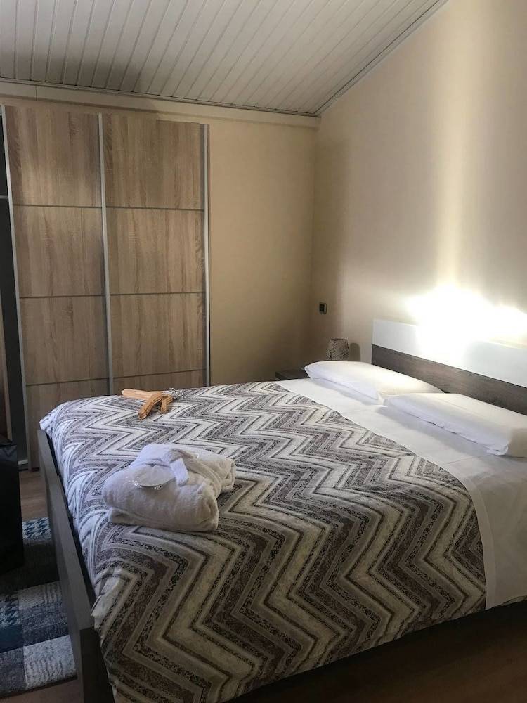 Hotel Lonatino 2