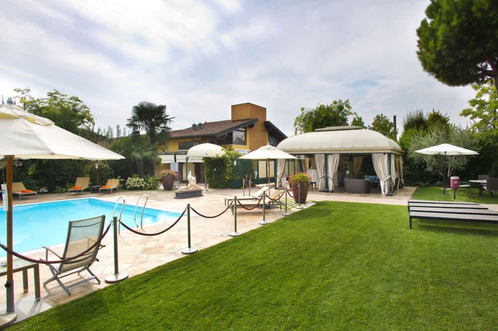 Vip's Motel Luxury Accommodation & Spa 1