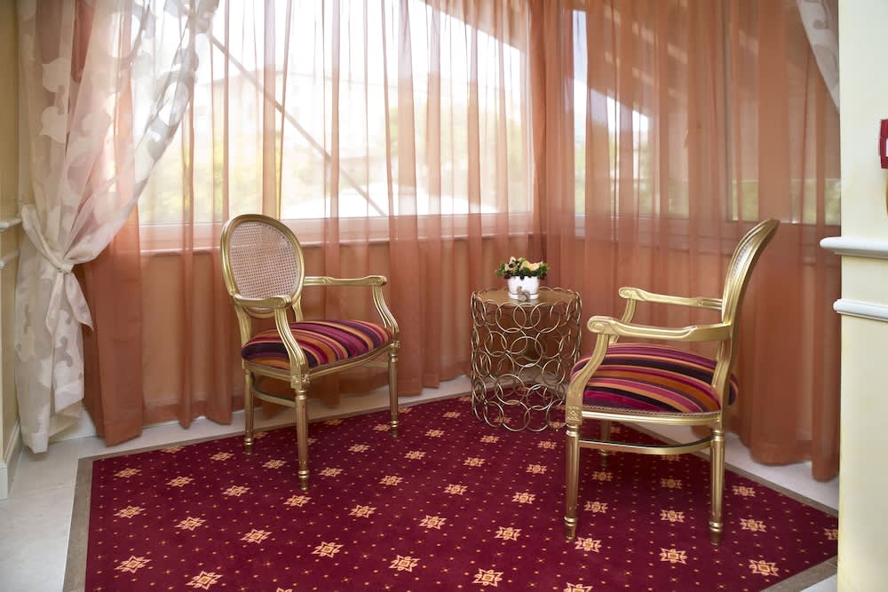 Vip's Motel Luxury Accommodation & Spa 2