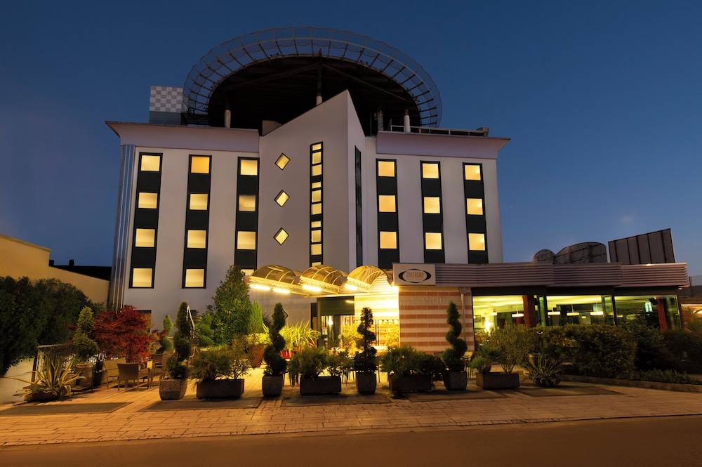 Castagna Palace Hotel & Restaurant 1
