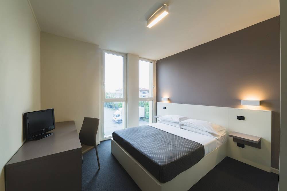 Hotel Giallo 1