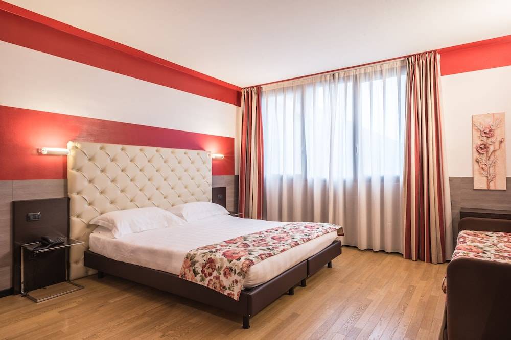 Continental Urban Art Hotel 1