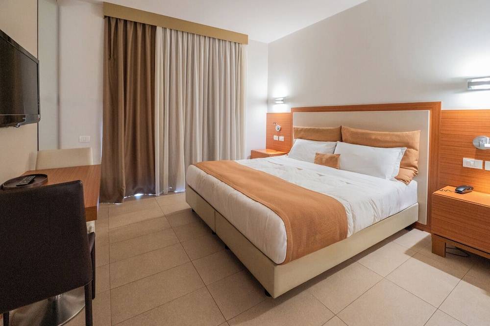 Main Palace Hotel 1