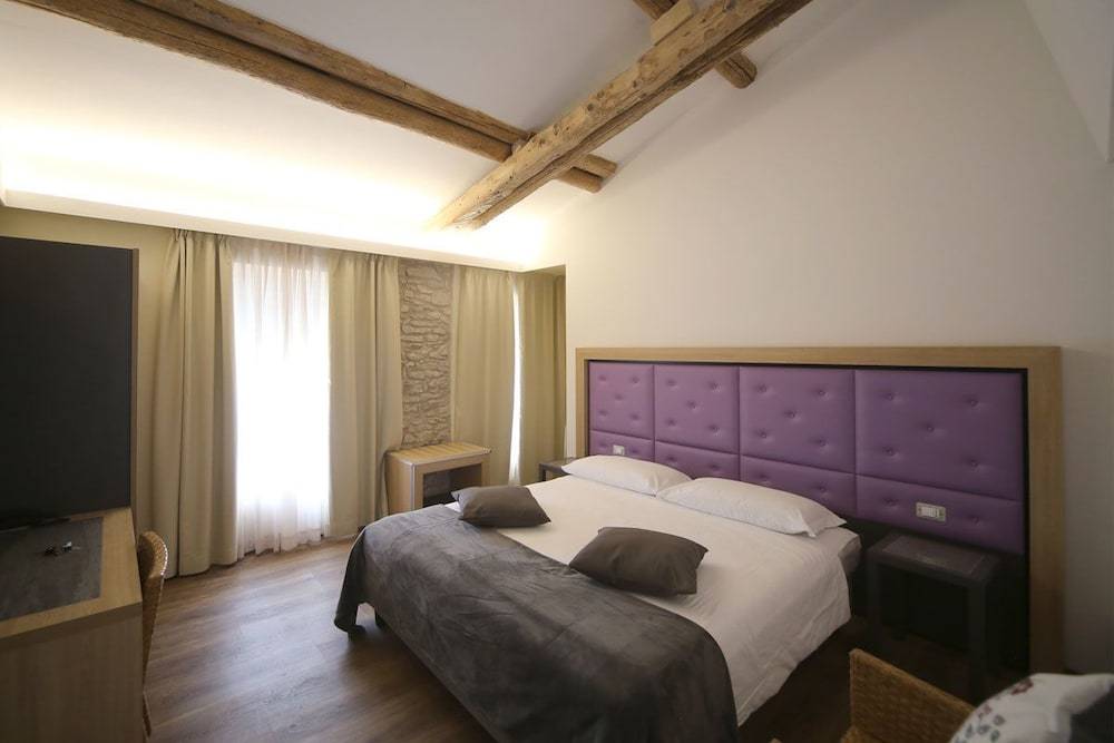 Hotel Corona 1
