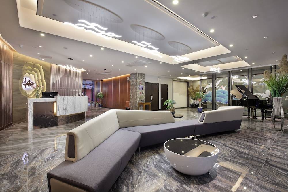 Wing Hotel Guilin - Central Square 1