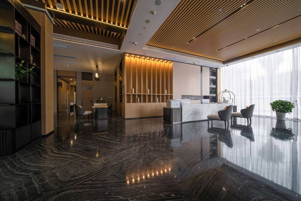 Ramada by Wyndham Guilin Yangshuo Resort 2