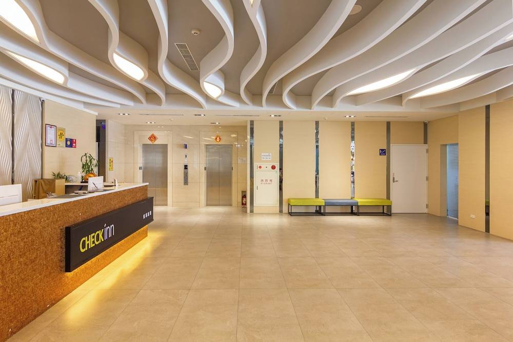 CHECK inn New Taipei LuZhou 2
