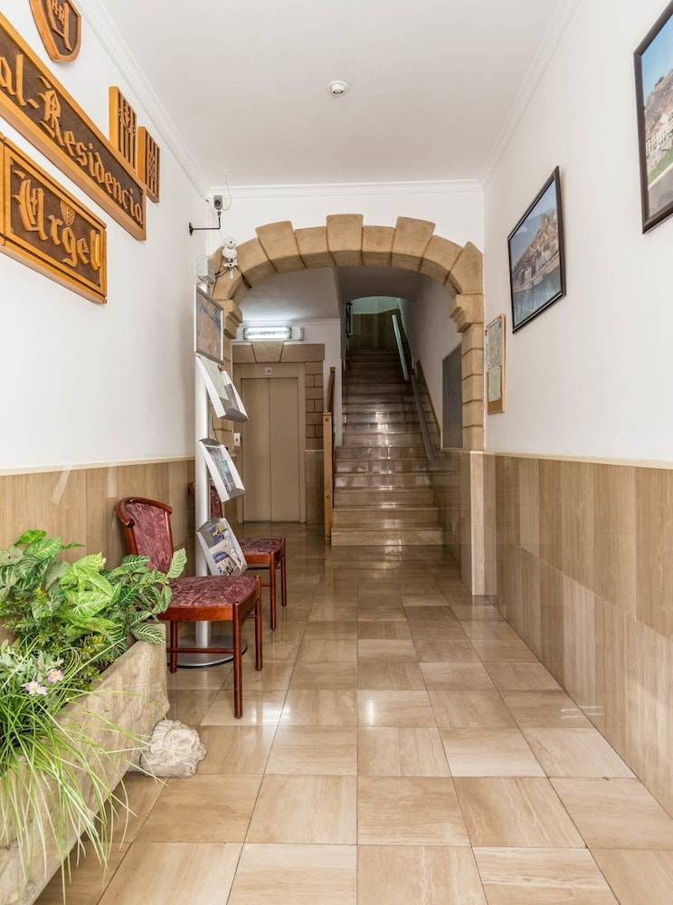 Hostal Urgell 1
