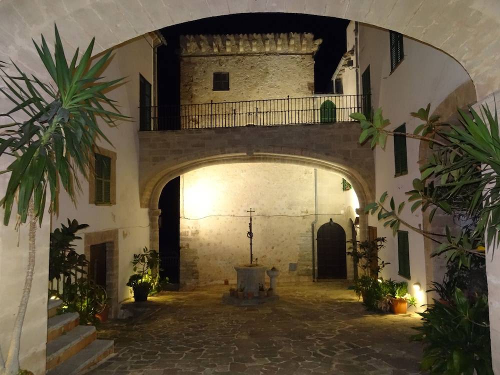 Hostal Sa Baronia 2