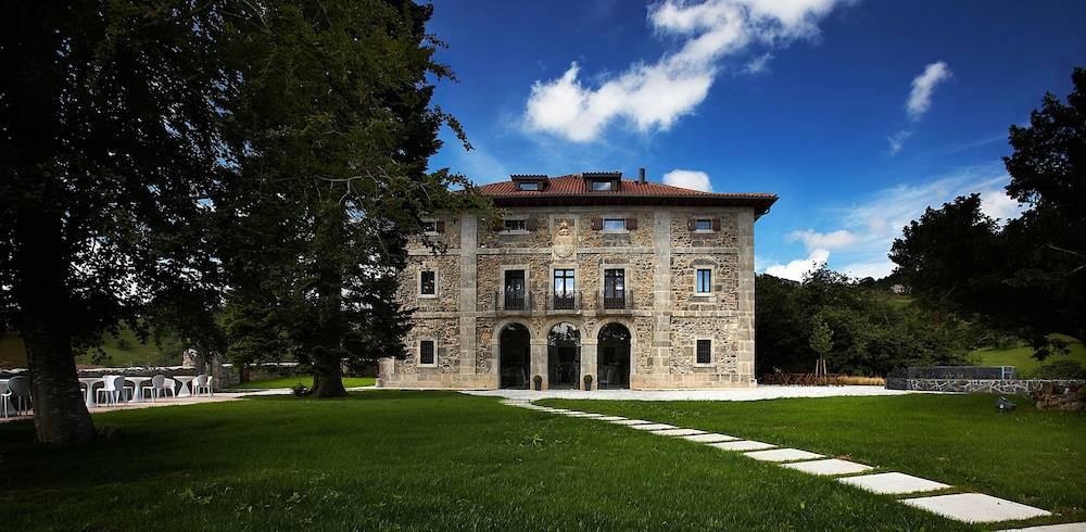 Iriarte Jauregia Hotel 1