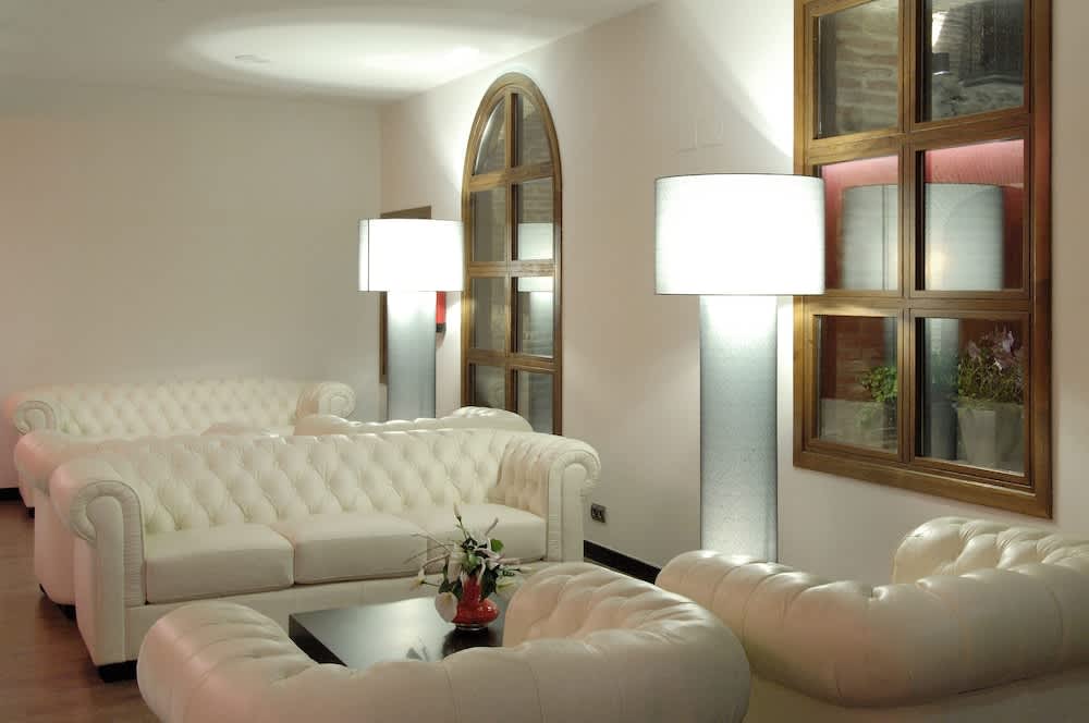 Hotel Cienbalcones 2