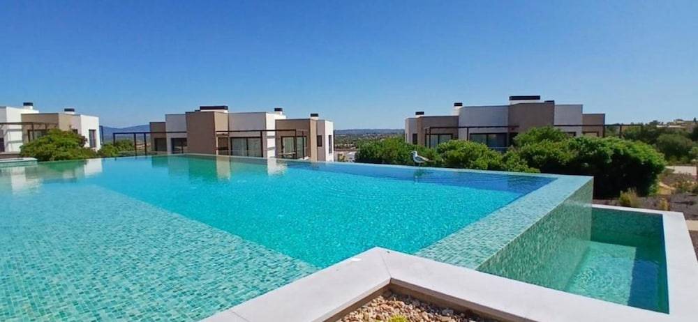Pestana Valley 1