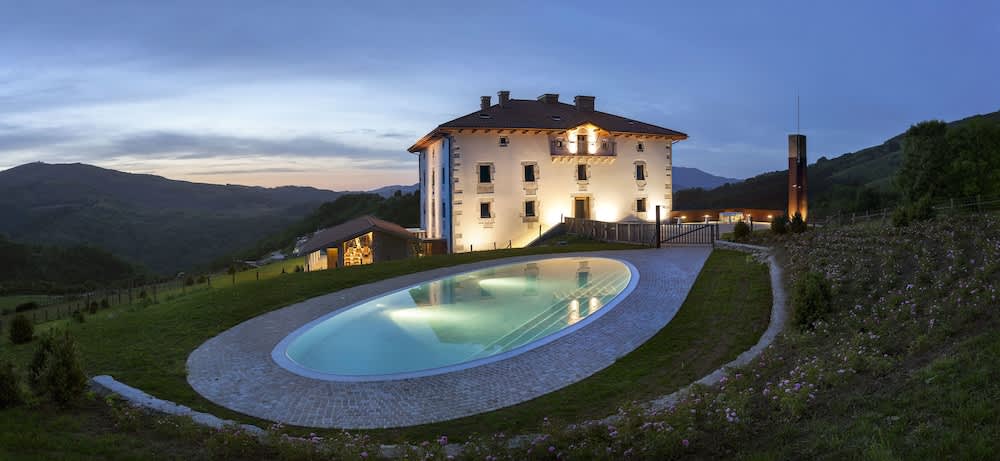 Palacio de Yrisarri by IrriSarri Land 1