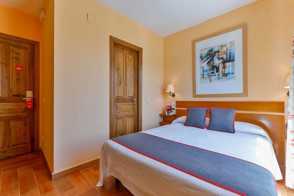 Hostal La Chata by Vivere Stays 1