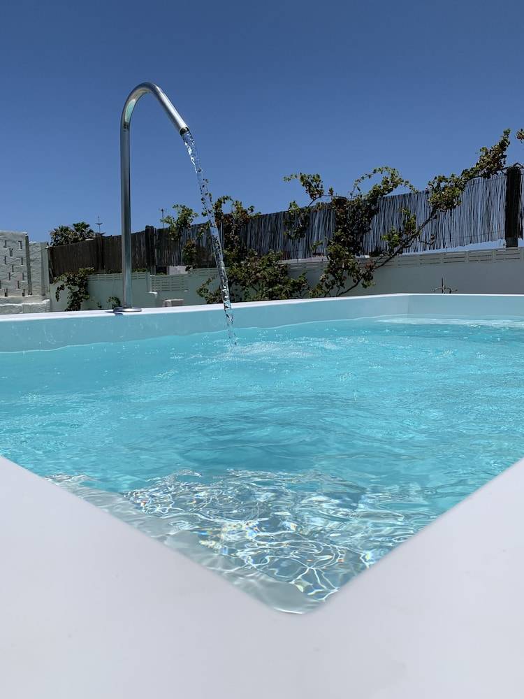 VALTISYA POOL AND AIRPORT 1