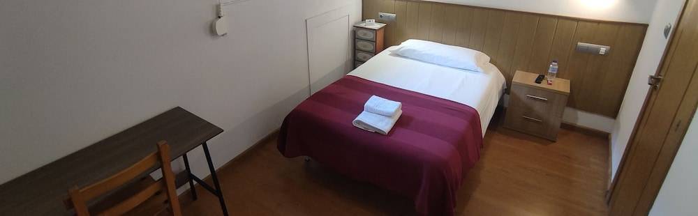 Hostal Cruce 2