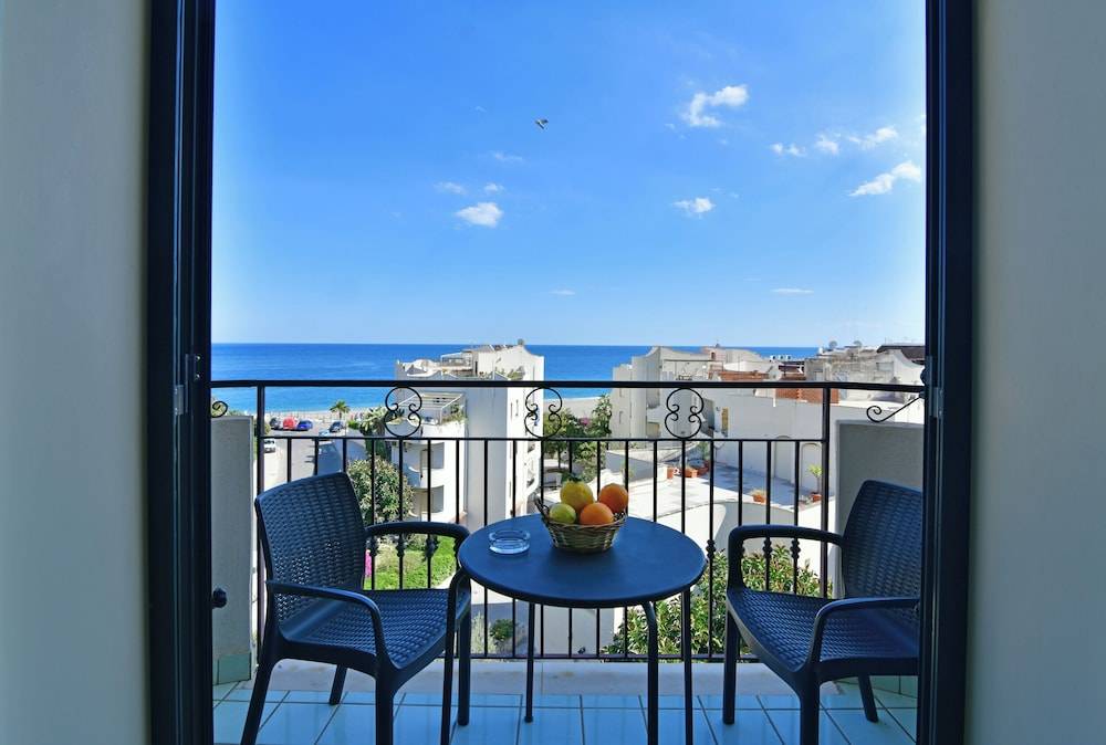 Hotel & Apartments Villa Linda 1