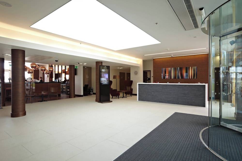 Lingfield Park Marriott Hotel & Country Club 2