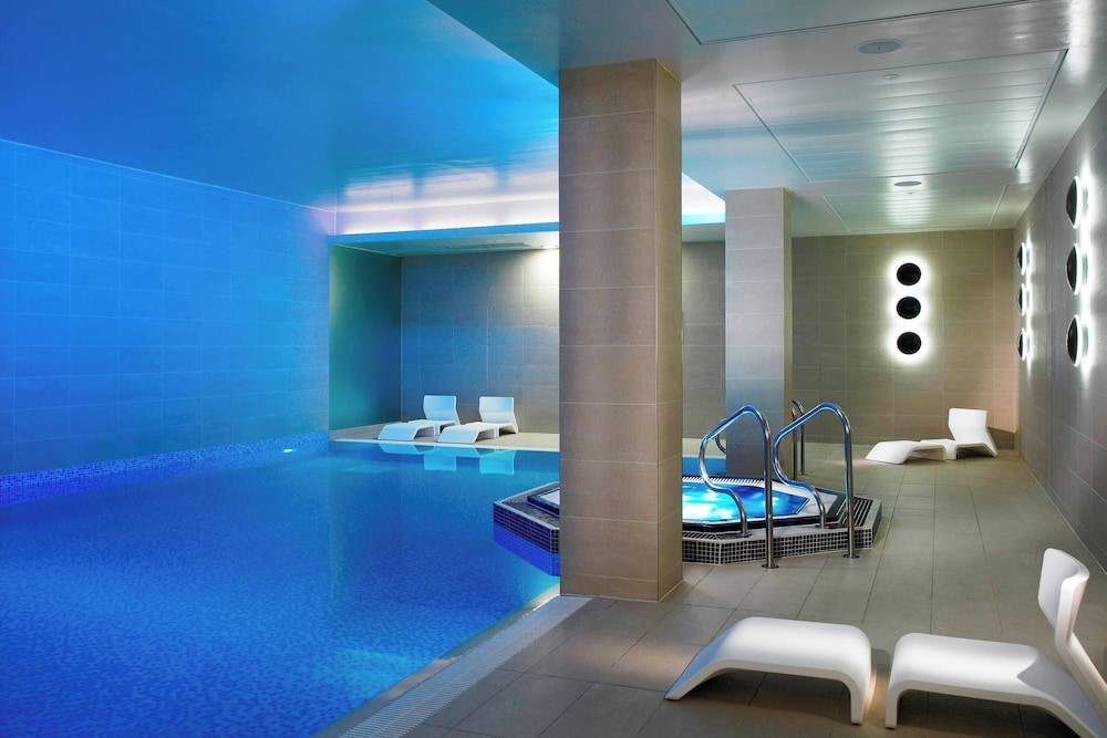 Lingfield Park Marriott Hotel & Country Club 1