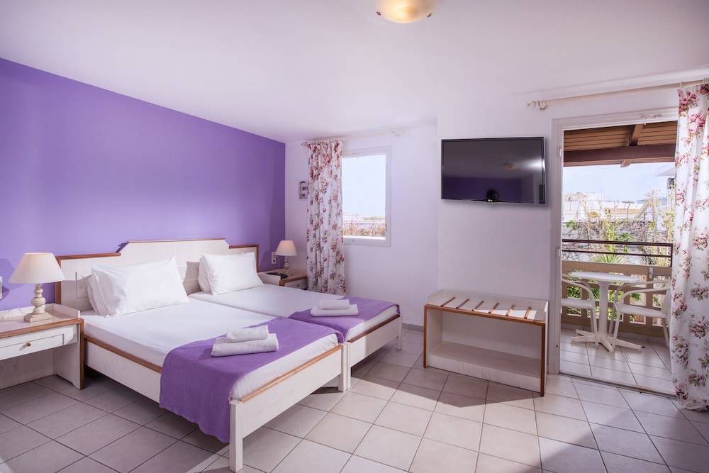 Primavera Beach Hotel Studios & Apartments 2